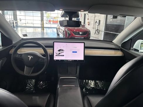 Used 2021 Tesla Model Y Long Range AWD/4WD image 30
