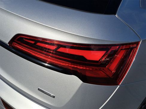 Certified 2023 Audi Q5 e Premium Plus w/ Premium Plus Package image 39