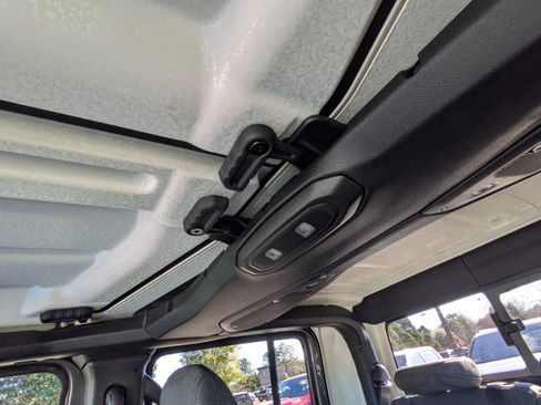 New 2026 Jeep Gladiator Sport image 22