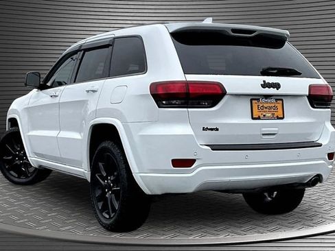 Used 2020 Jeep Grand Cherokee Altitude AWD/4WD image 4