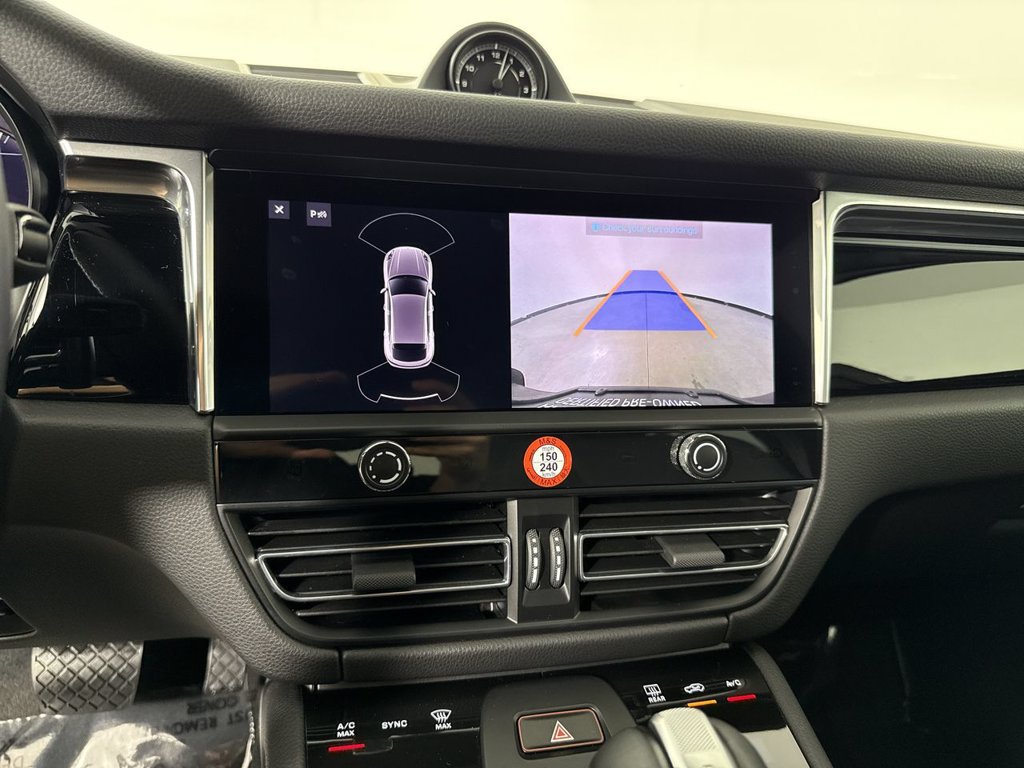 Certified 2025 Porsche Macan AWD/4WD image 30
