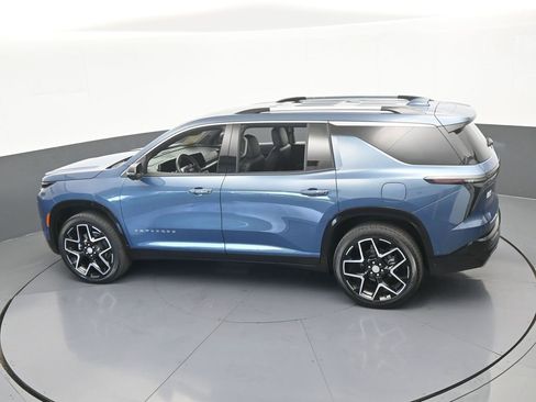 Used 2025 Chevrolet Traverse High Country FWD image 60