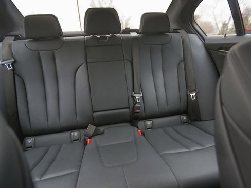 Used 2019 BMW 530i xDrive w/ Convenience Package image 12