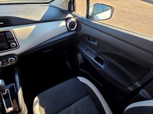 Used 2021 Nissan Versa SV FWD image 27