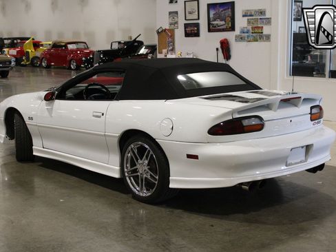 Used 2001 Chevrolet Camaro Z28 w/ SS Performance/Appearance Pkg image 5