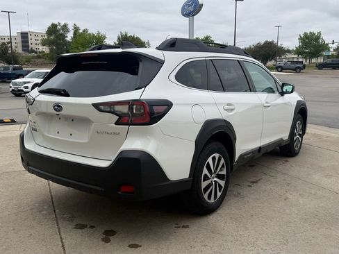 Used 2025 Subaru Outback Premium AWD/4WD image 5