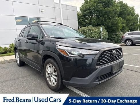 Used 2023 Toyota Corolla Cross LE w/ Moonroof Package AWD/4WD image 1