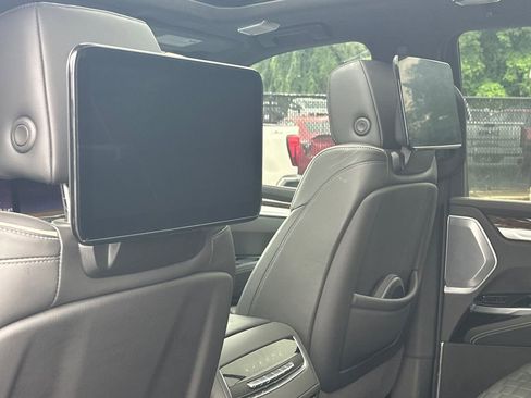 Certified 2025 Cadillac Escalade Sport Platinum AWD/4WD image 22