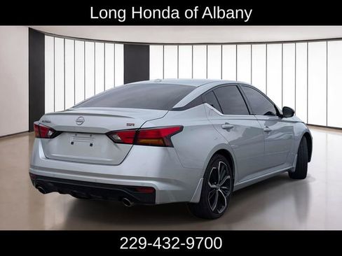 Used 2024 Nissan Altima 2.5 SR FWD image 6