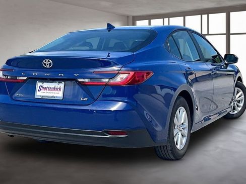 Used 2025 Toyota Camry SE FWD image 6
