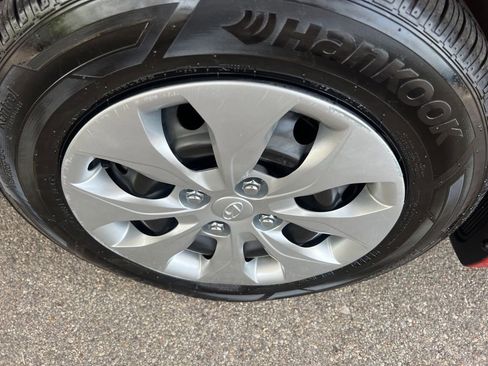 Used 2017 Hyundai Accent SE FWD image 41
