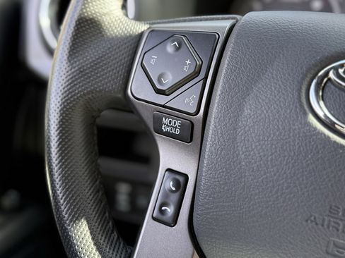 Used 2019 Toyota Tacoma TRD Off-Road image 19