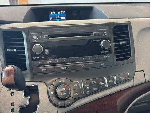 Used 2011 Toyota Sienna XLE image 12