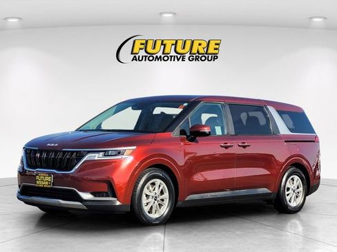 Used 2022 Kia Carnival LX image 5