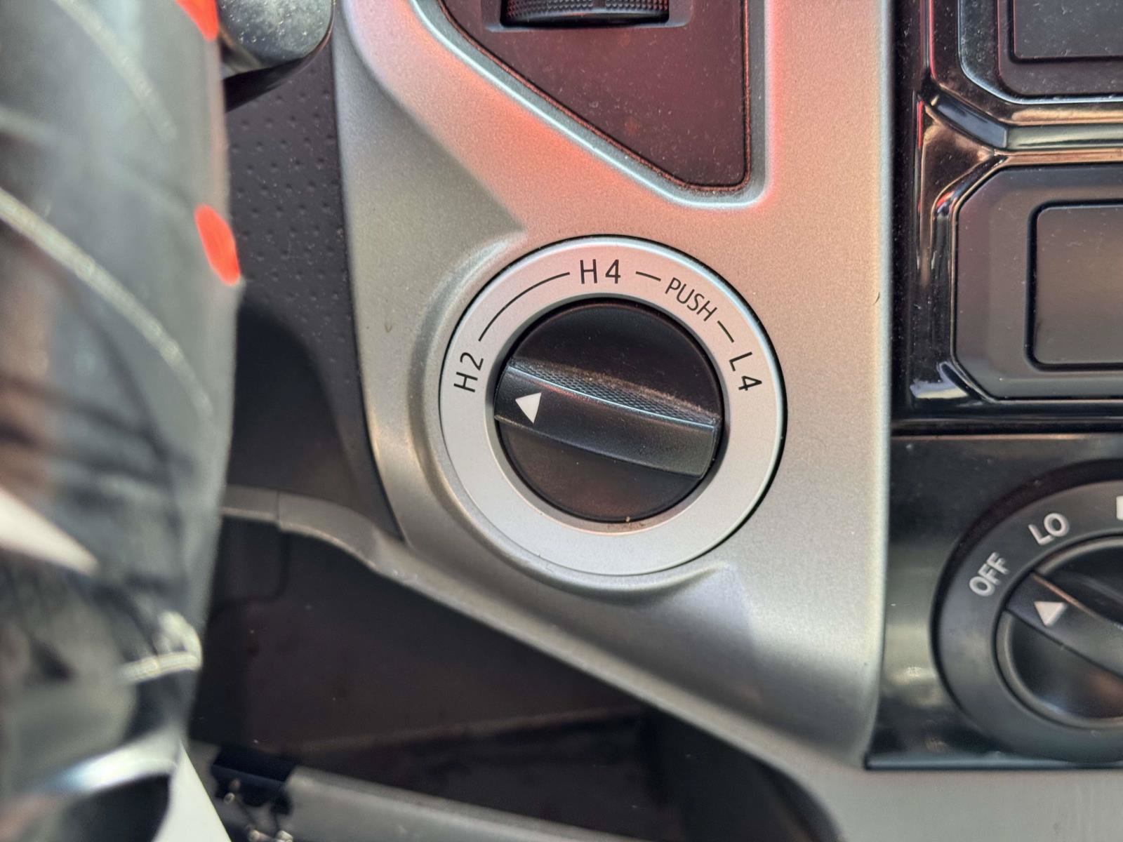Used 2015 Toyota Tacoma 4x4 Double Cab w/ TRD Off-Road Package image 27