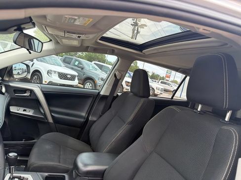 Used 2018 Toyota RAV4 XLE FWD image 13