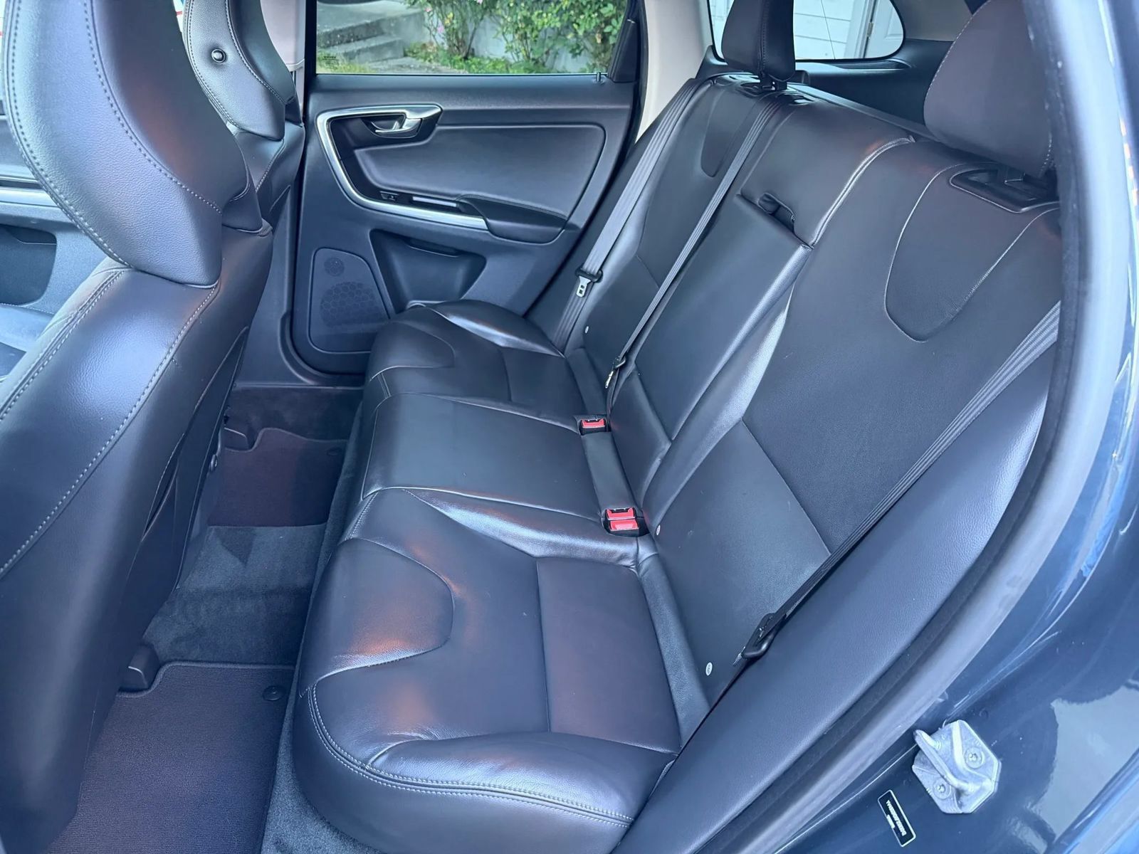 Used 2015 Volvo XC60 T6 Platinum AWD/4WD image 44