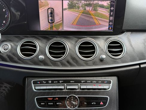 Used 2019 Mercedes-Benz E 300 4MATIC image 30