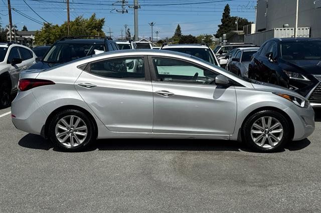 Used 2016 Hyundai Elantra SE w/ Option Group 02 FWD image 2