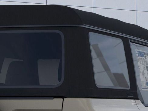 New 2025 Ford Bronco 4-Door image 25