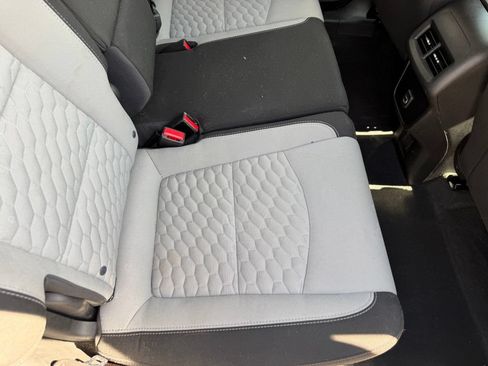 Used 2019 Chevrolet Equinox LT w/ Sun & Navigation Package AWD/4WD image 17