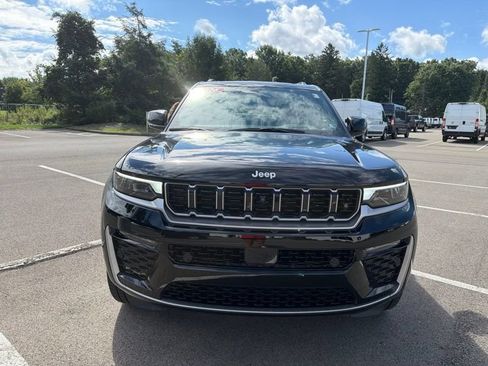 Used 2026 Jeep Grand Cherokee L Summit w/ Advanced Protech Group IV AWD/4WD image 8