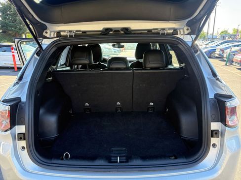 Used 2025 Jeep Compass Limited image 32