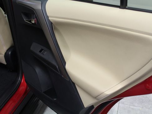 Used 2013 Toyota RAV4 Limited image 29