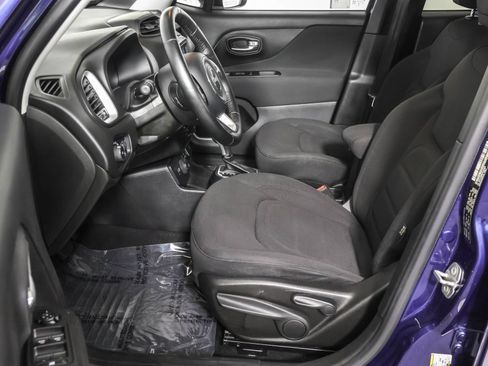 Used 2018 Jeep Renegade Latitude w/ Safety & Security Group AWD/4WD image 21