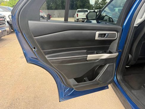 Used 2020 Ford Explorer XLT w/ Equipment Group 202A RWD image 15