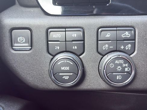 Used 2024 Chevrolet Silverado 2500 LTZ w/ LTZ Plus Package AWD/4WD image 27