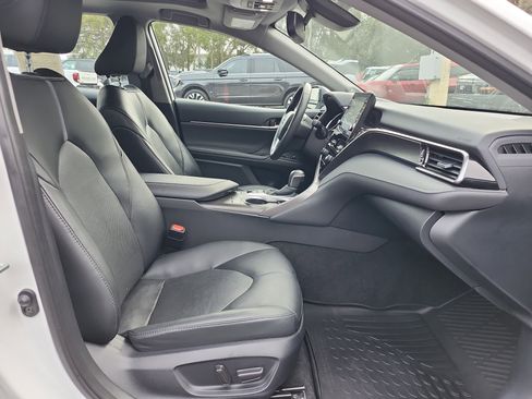 Used 2024 Toyota Camry XLE image 21