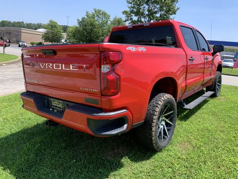 Used 2023 Chevrolet Silverado 1500 Custom AWD/4WD image 2