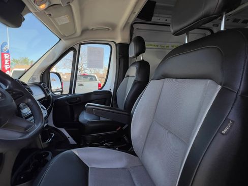 Used 2025 RAM ProMaster 2500 w/ Convenience Group FWD image 31