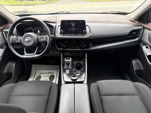 Used 2023 Nissan Rogue S AWD/4WD image 13