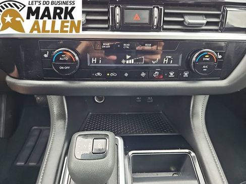 Used 2025 Nissan Pathfinder SV FWD image 17
