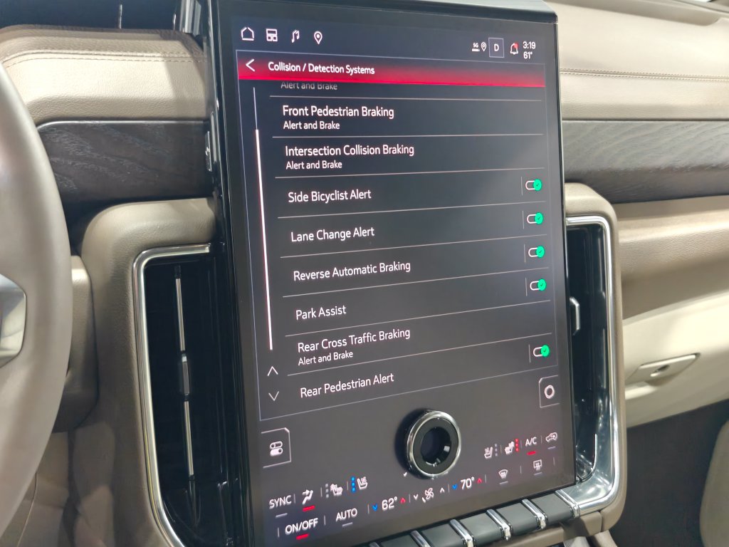 Used 2026 GMC Yukon Denali w/ Advanced Technology Package AWD/4WD image 64