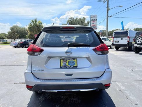 Used 2017 Nissan Rogue S FWD image 5