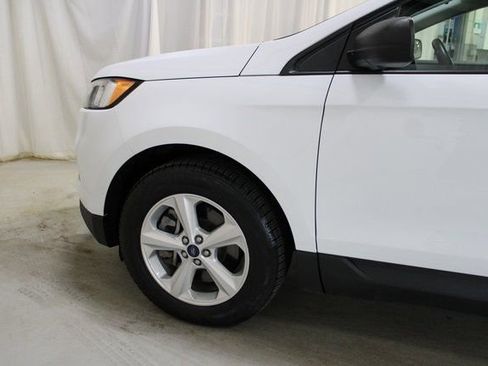 Used 2021 Ford Edge SE image 8
