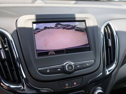 Used 2024 Chevrolet Equinox RS w/ LPO, Floor Liner Package FWD image 17