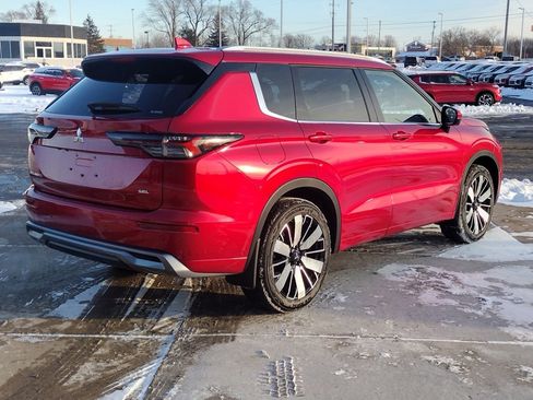 New 2026 Mitsubishi Outlander SEL image 16