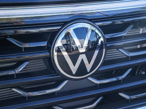 New 2026 Volkswagen Atlas Cross Sport SE image 17