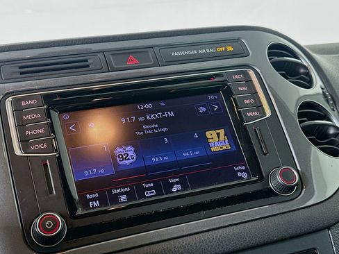 Used 2016 Volkswagen Tiguan SE image 21