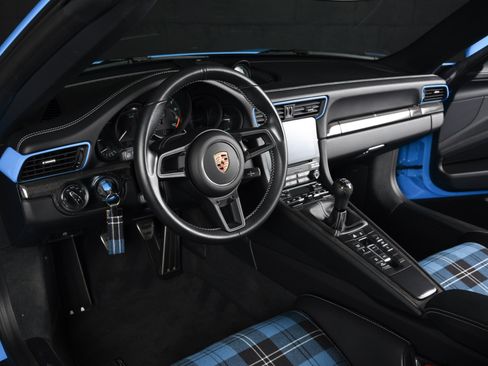 Used 2019 Porsche 911 Speedster RWD image 4