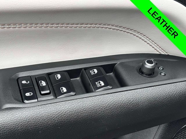 Used 2023 Jeep Compass Limited AWD/4WD image 10
