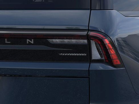 New 2026 Lincoln Navigator Reserve AWD/4WD image 22