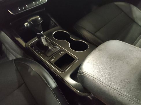 Used 2017 Kia Sorento EX image 26