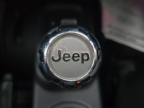 Used 2015 Jeep Wrangler Unlimited Sahara w/ Connectivity Group image 58