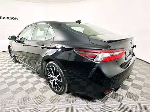 Used 2024 Toyota Camry SE image 5