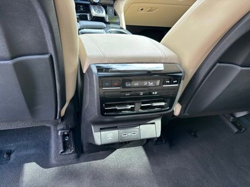 Used 2023 Acura MDX SH-AWD image 11
